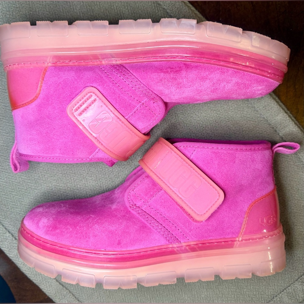 UGG Neumel Women’s Suede Chukka Boots Barbie Pink Core, Size 9 Like New - Picture 5 of 9